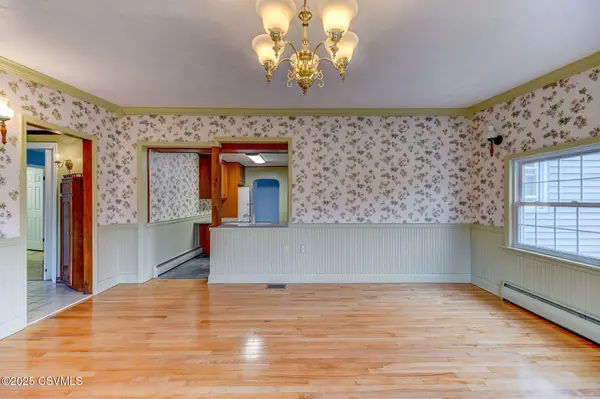 27 UPPER WOODCREST RD, Berwick, PA 18603