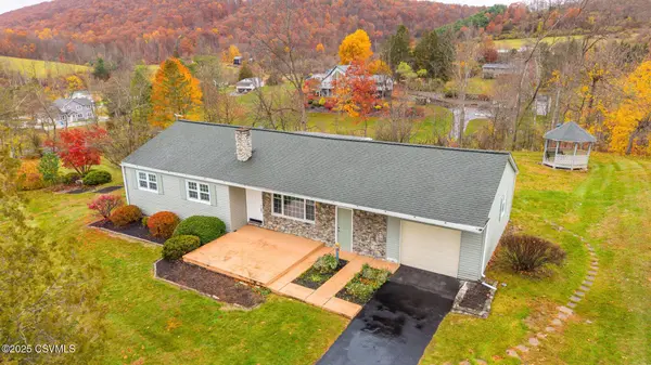 27 UPPER WOODCREST RD, Berwick, PA 18603