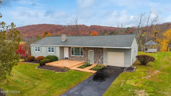 27 UPPER WOODCREST RD, Berwick, PA 18603