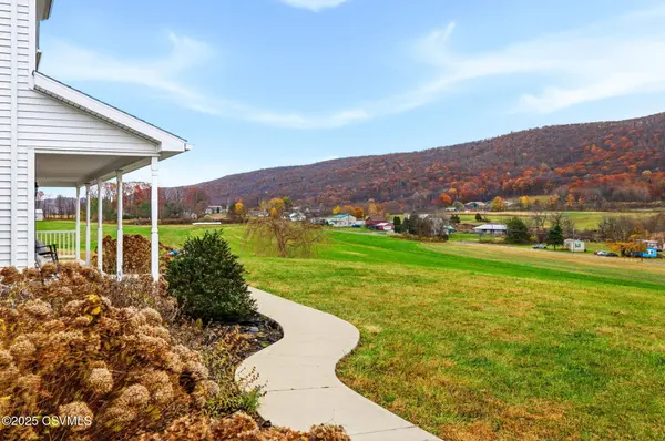 105 ZENITH RD, Nescopeck, PA 18635