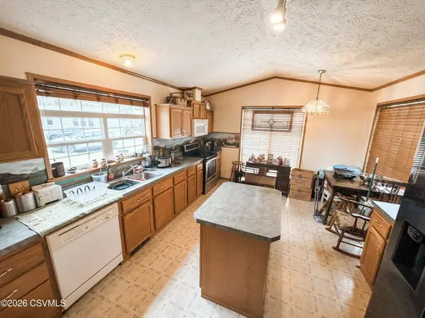 17 CANARY DR, Danville, PA 17821