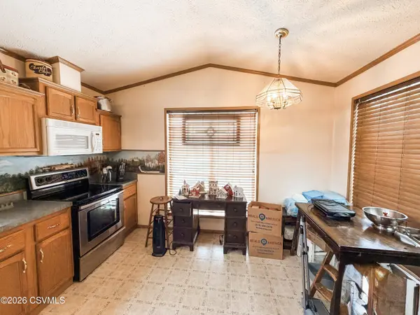 17 CANARY DR, Danville, PA 17821