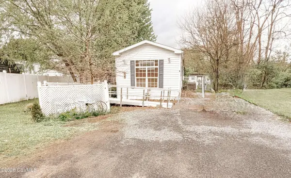 17 CANARY DR, Danville, PA 17821