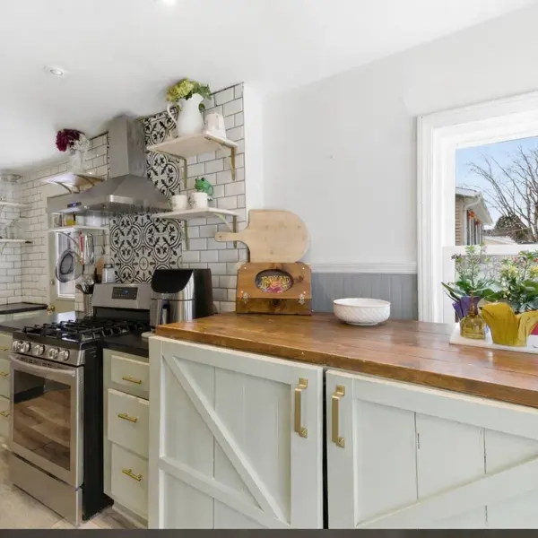 233 E Hawthrone DR, Round Lake Beach, IL 60073