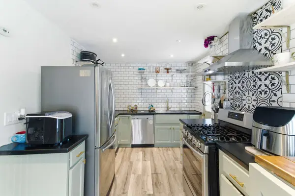 233 E Hawthrone DR, Round Lake Beach, IL 60073