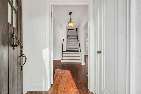 526 W Jackson ST, Woodstock, IL 60098