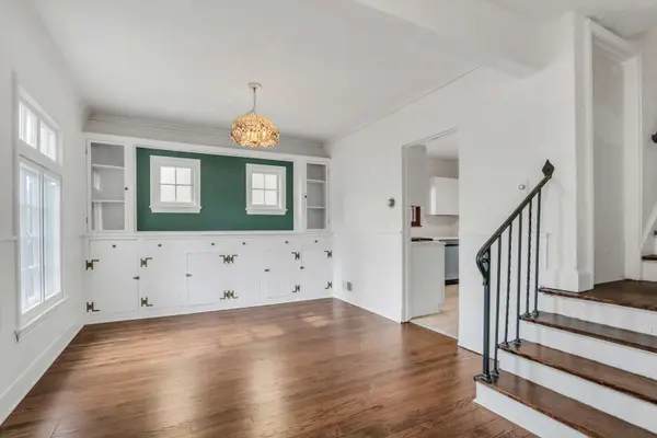 526 W Jackson ST, Woodstock, IL 60098