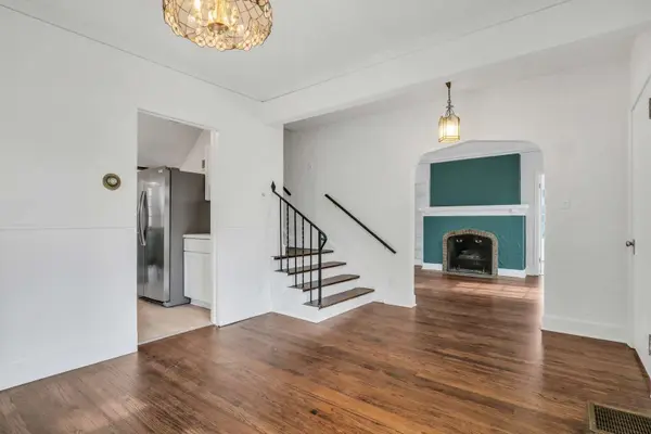 526 W Jackson ST, Woodstock, IL 60098