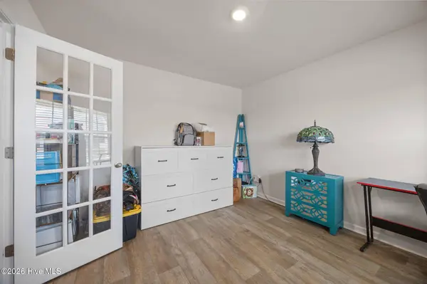 4080 Debbie DR, Ayden, NC 28513