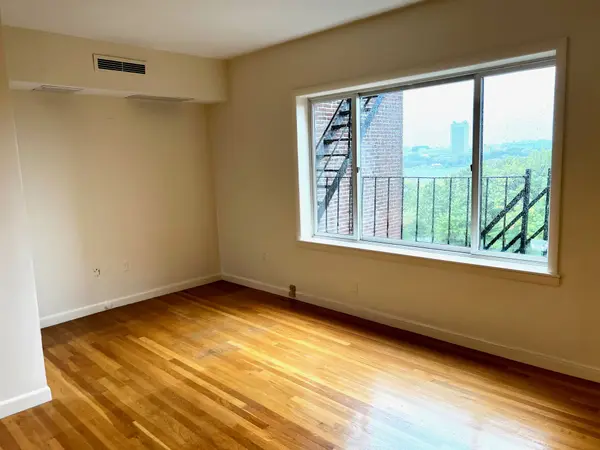 260 Beacon St #10, Boston, MA 02116-1211