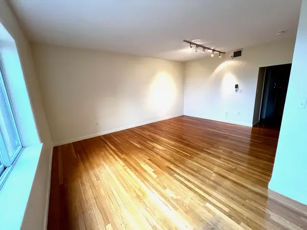 260 Beacon St #10, Boston, MA 02116-1211