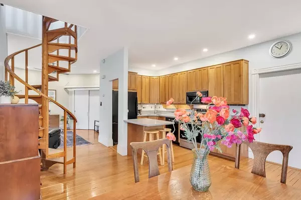 12 Rindge #1, Cambridge, MA 02140