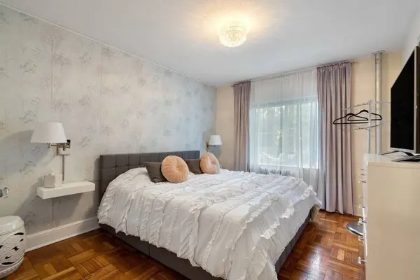 36 Highland #8, Cambridge, MA 02139