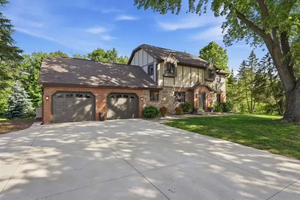 312 River Wood Bend, Deforest, WI 53532
