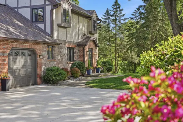 312 River Wood Bend, Deforest, WI 53532