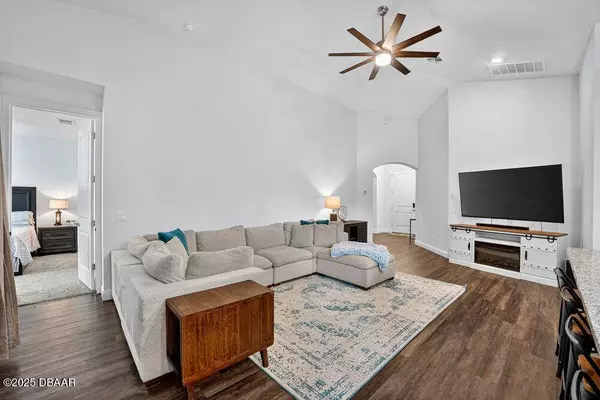 1630 East Pkwy, Deland, FL 32724