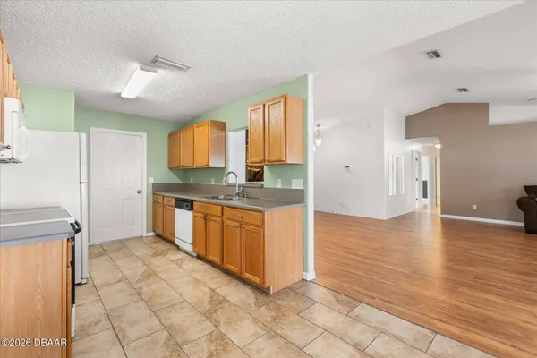 33 Bannerwood LN, Palm Coast, FL 32137