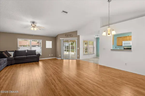 33 Bannerwood LN, Palm Coast, FL 32137