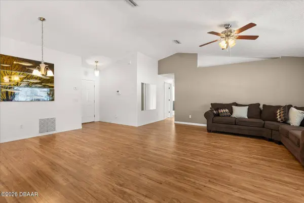33 Bannerwood LN, Palm Coast, FL 32137