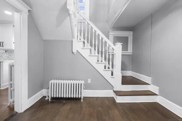 67 Bissell Street, Manchester, CT 06040