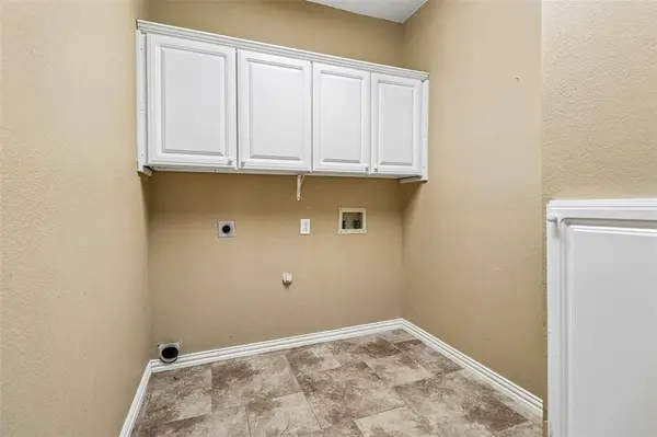 3720 Cripple Creek Court, Bedford, TX 76021