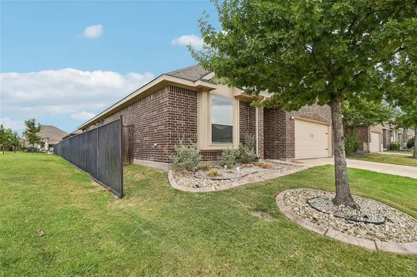 7629 Spring Drive, Watauga, TX 76148