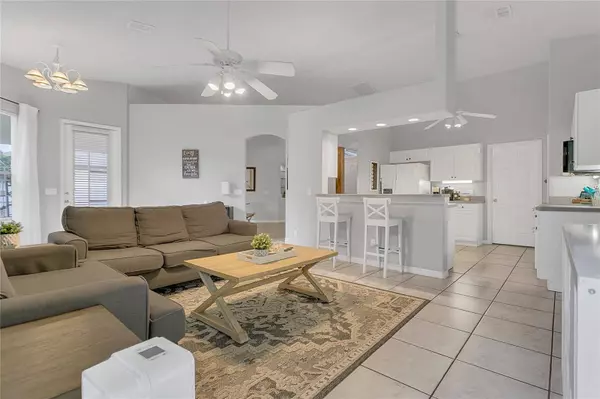 1142 KERWOOD CIR, Oviedo, FL 32765