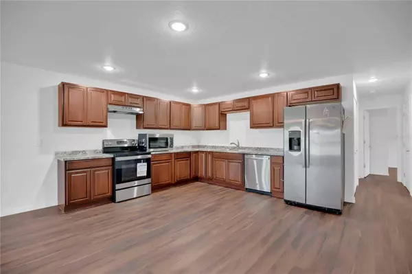 776 E BROADWAY ST, Oviedo, FL 32765