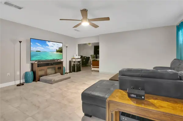 9727 BEAR LAKE RD, Apopka, FL 32703