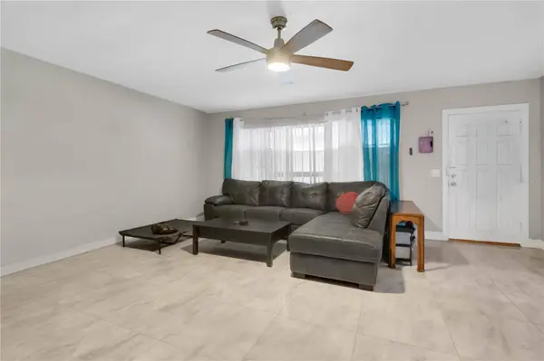 9727 BEAR LAKE RD, Apopka, FL 32703