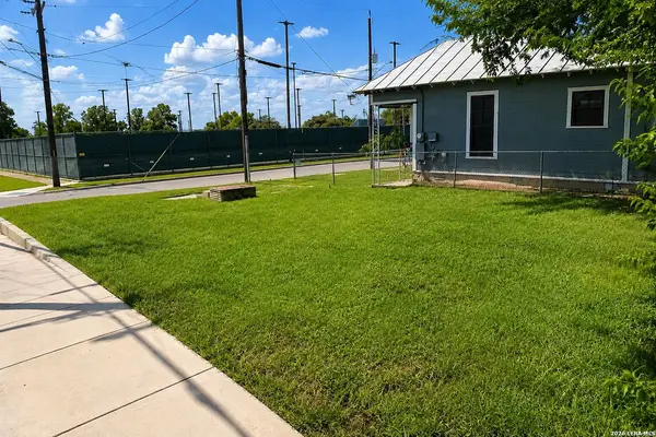 1253 Crockett, San Antonio, TX 78202
