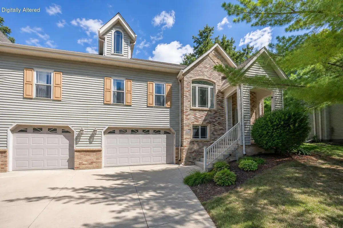 1330 Oak Tree Ct, Slinger, WI 53086-9081
