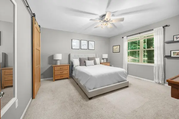 1330 Oak Tree Ct, Slinger, WI 53086-9081