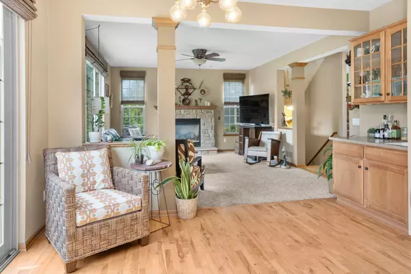 W244N5606 Quail Run Ct, Sussex, WI 53089