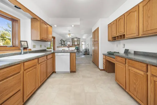 954 S Redding Cir, Belgium, WI 53004