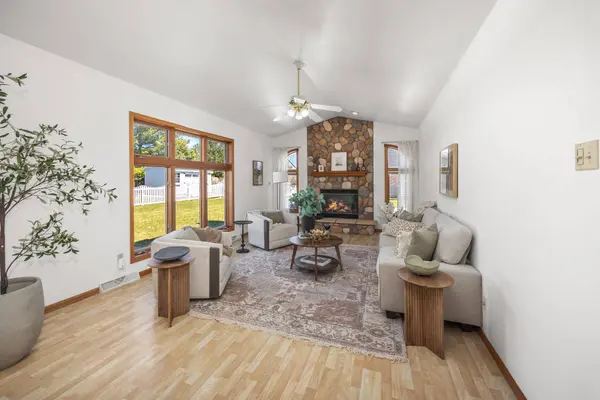 954 S Redding Cir, Belgium, WI 53004