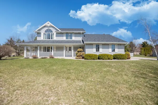 954 S Redding Cir, Belgium, WI 53004