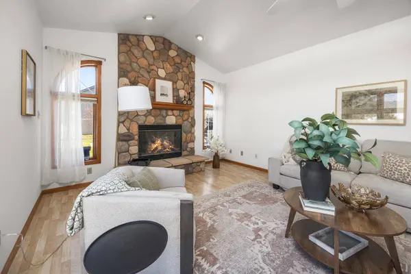 954 S Redding Cir, Belgium, WI 53004