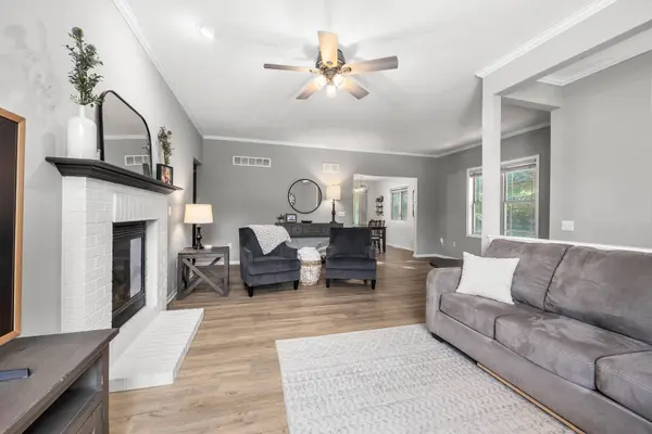 1330 Oak Tree Ct
