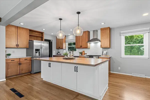 W244N6564 Westchester Dr, Sussex, WI 53089