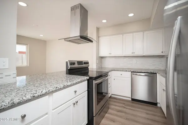 421 E HIDALGO Avenue, Phoenix, AZ 85040
