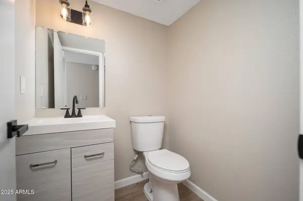 421 E HIDALGO Avenue, Phoenix, AZ 85040
