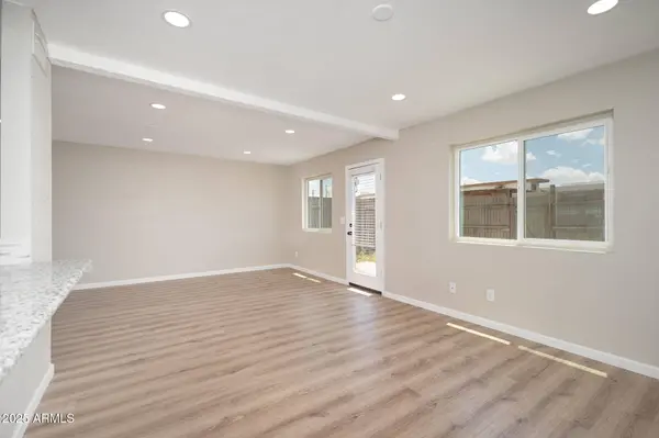 421 E HIDALGO Avenue, Phoenix, AZ 85040