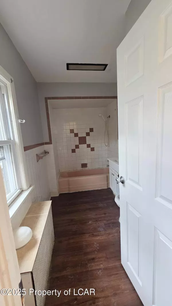 117 E Green Street, Nanticoke, PA 18634