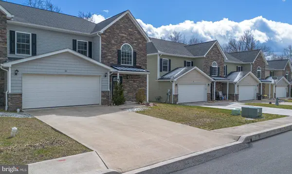 21 MARIA DR, Hanover Township, PA 18706