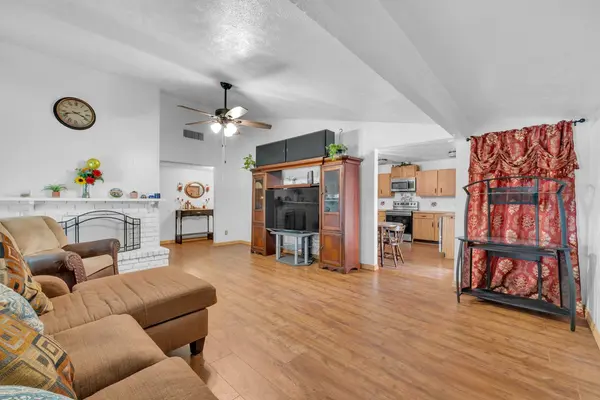5013 Shannon Dr, The Colony, TX 75056-2075