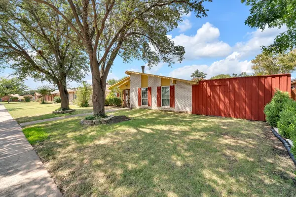 5013 Shannon Dr, The Colony, TX 75056-2075