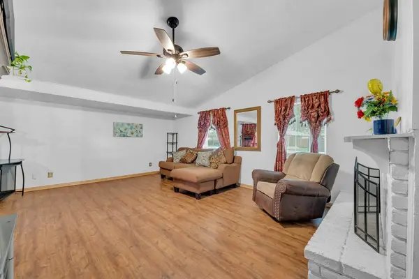 5013 Shannon Dr, The Colony, TX 75056-2075