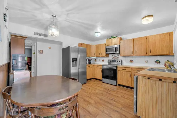 5013 Shannon Dr, The Colony, TX 75056-2075