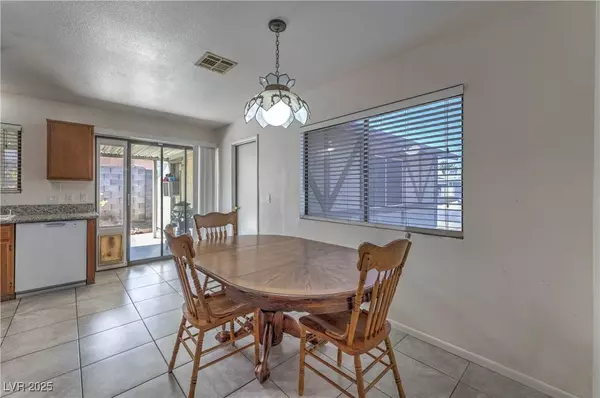 250 Queen Marie CT, Henderson, NV 89015